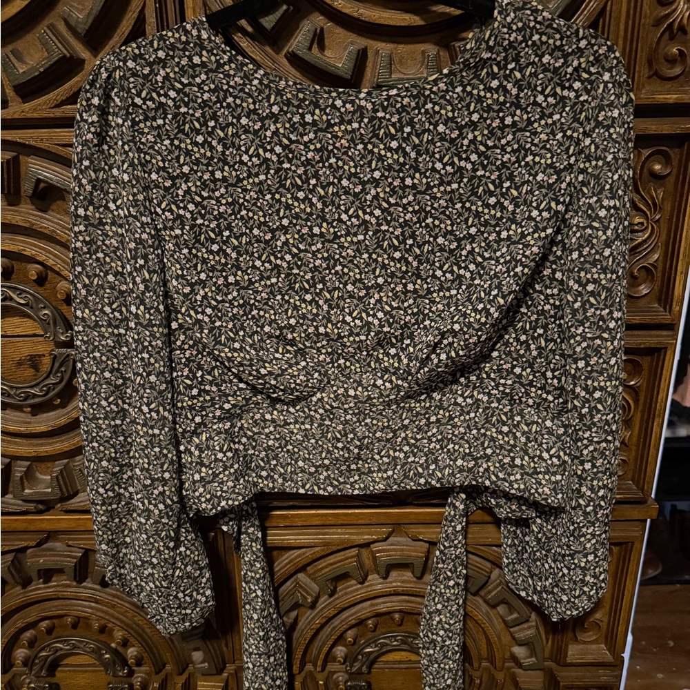 Chic Black and Cream Floral Tie Back Blouse